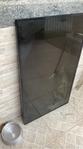 Tv 50 polegadas com tela trincada 