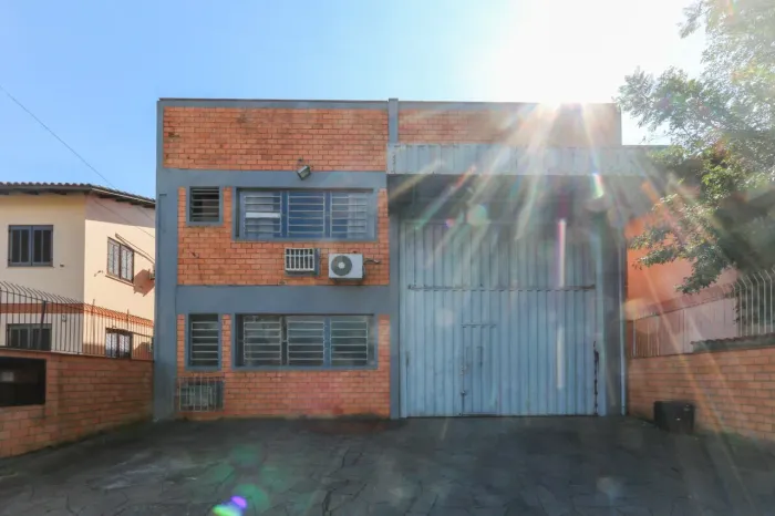 Pavilhão para alugar em Niterói com 520 m²