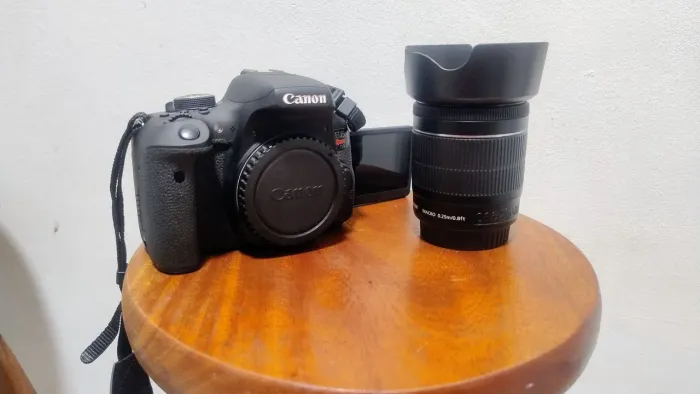 Canon EOS Rebel T6i 22.680 cliques Leia discrição