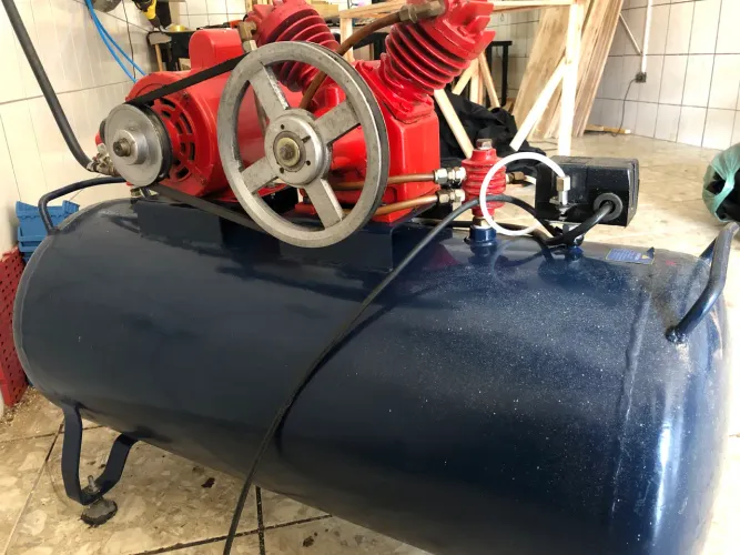 Vendo Compressor Monofásico 200Litros 220v