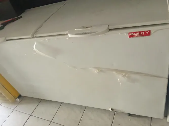 Vende-se um freezer 500litros duas porta motivo da venda pois não estou usado