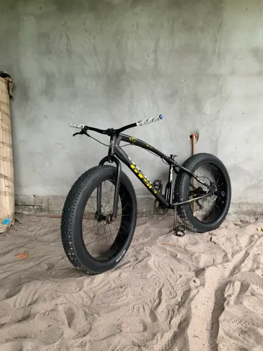 Vende-se bike pneu balão aro 29 , pra vender logo!!!!