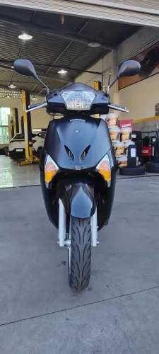 Linda scooter Honda Lead p/ pessoas exigentes.