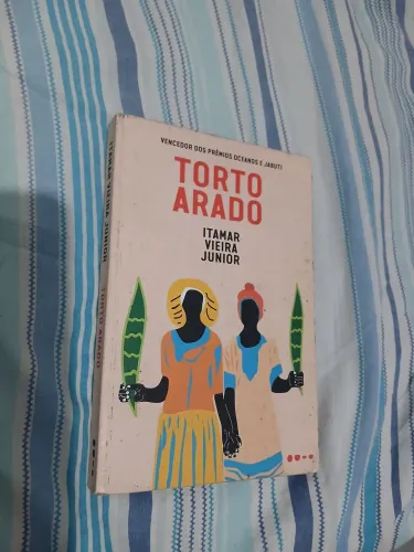 Livro torto arado