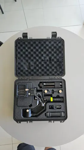 Gimbal Estabilizador Zhiyun Crane V2 - ótimo estado com case