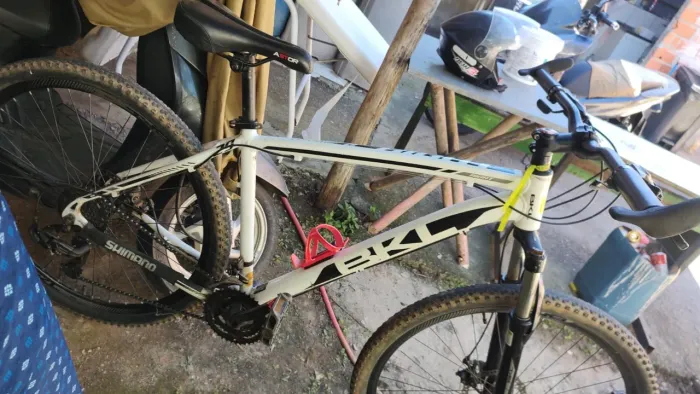 Bike BKL aro 29, com 21 marchas !