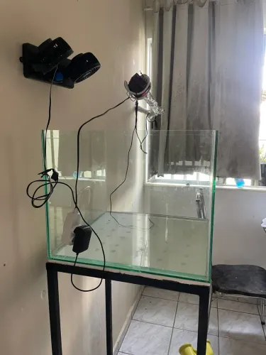 Aquário cubo 50x50x40 ,100 litros (nunca usado)