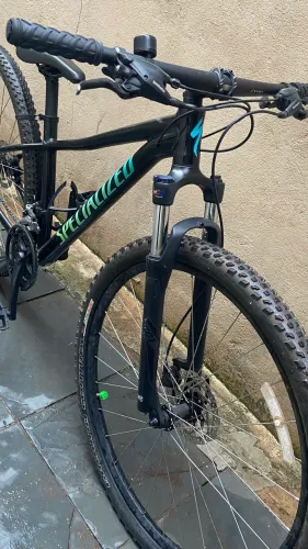 Bike Specialized Rockhopper Sport Aro 29 + Marcha Extra Leve para Subidas