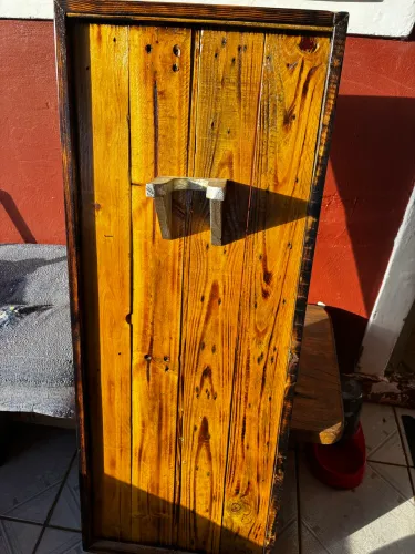 Suporte de pallet para guitarra