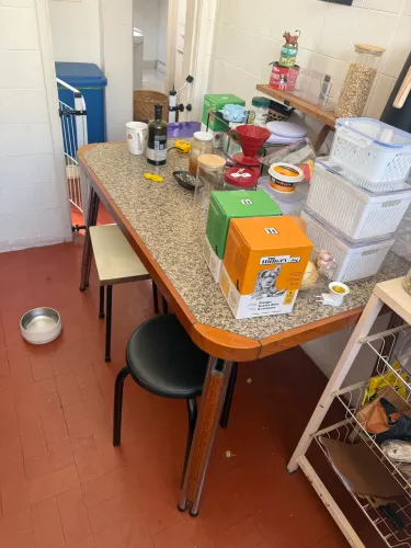 Mesa Carraro madeira com cromado tubular tampo granito