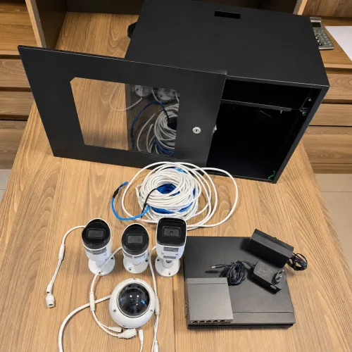 VENDO Kit IA CFTV Pro Intelbras IA+iNVD 1016 +4 IA Poe câmeras IP+Switch PoE + brindes