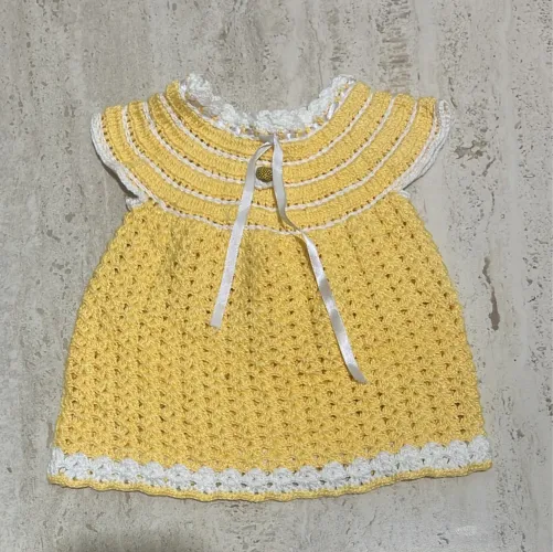 vestido tricô amarelo baby P