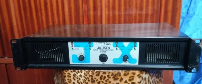 AMPLIFICADOR TIMES ONE JX 240
