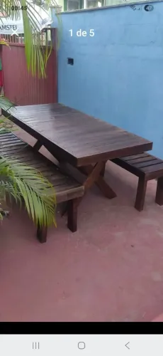 Mesa com Bancos em Madeira 