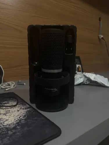 Microfone hyperx semi novo , nunca usado