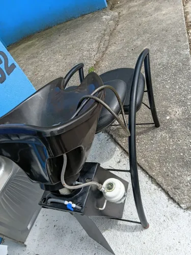 Lavatório de cabeleireiro usado 