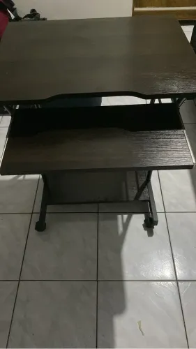 Mesa computador e cadeira
