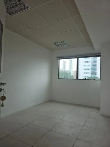 Escritório para aluguel possui 11 metros quadrados em Casa Forte - Recife - PE