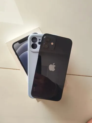Vendo iPhone 12 azul marinho