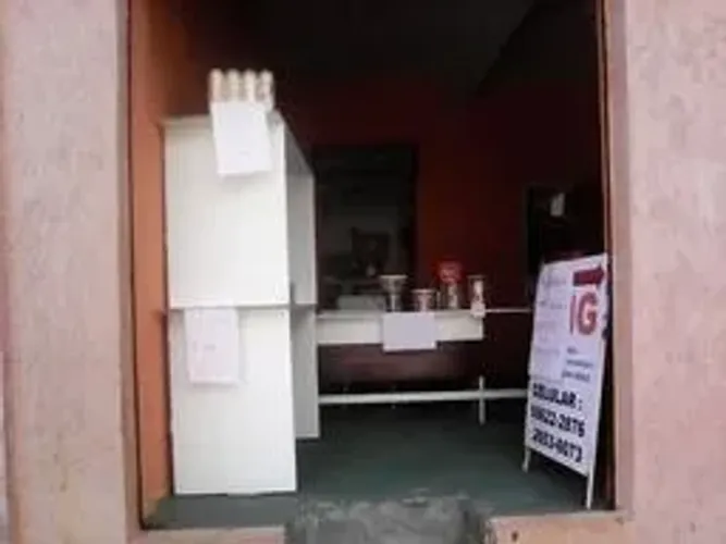 ALUGO SALAO GUARDA VOLUME 400,00 COMERCIO 800,00 PROX METRO PENHA