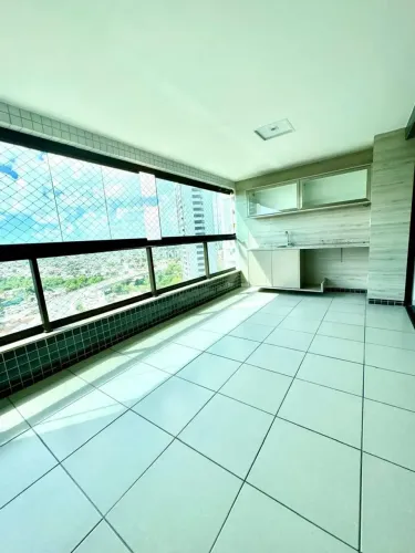 Imóvel para aluguel tem 204 metros quadrados com 4 quartos em Monteiro - Recife - PE
