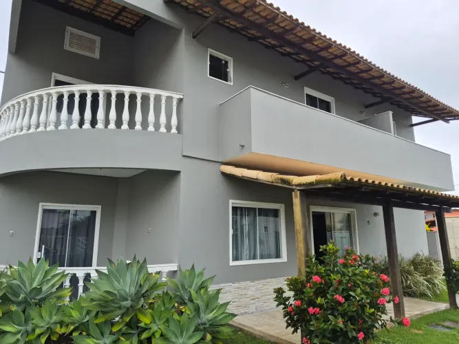 Vendo casa em condomínio fechado