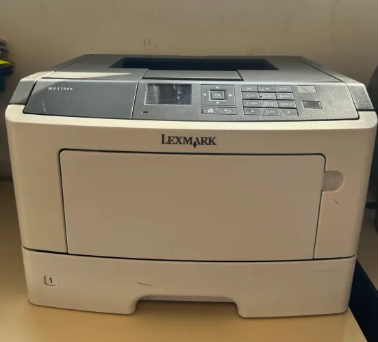 Impressora LexMark com defeito 