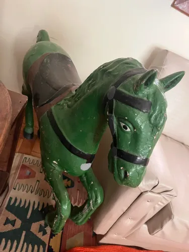 Cavalo de parque de ferro