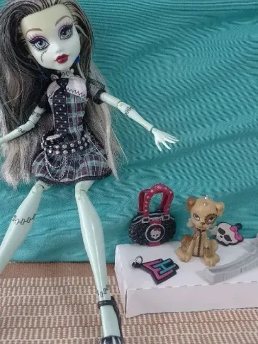 Monster High Frankie Stein G1 W1 Básica Original 