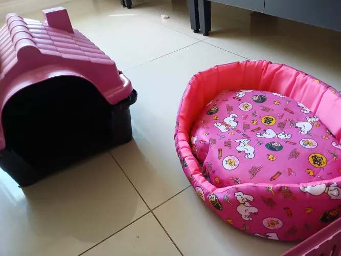 Kit casinha de cachorro + caminha +tapete higiênico lavável + casinha de transporte