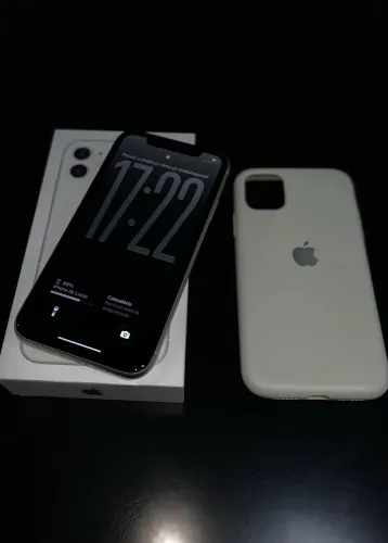 iPhone 11 128GB Branco