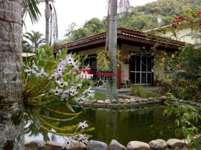 Belissímo sítio 30.000m² Casa sede, área gourmet, piscina, ampla área verde