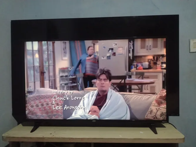 Tv AOC smart 43 polegadas sistema Roku