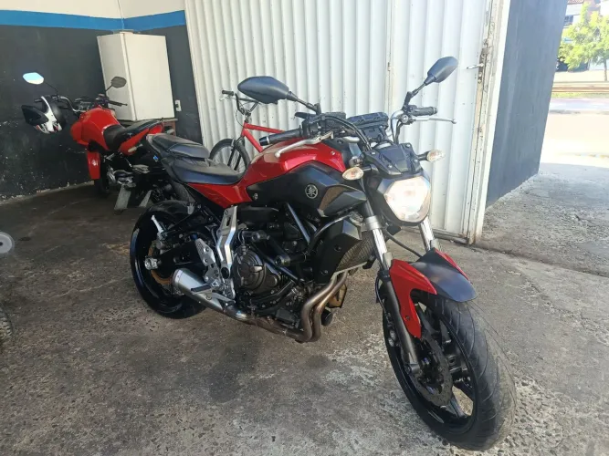 Vende se Yamaha mt07 super conservada 
