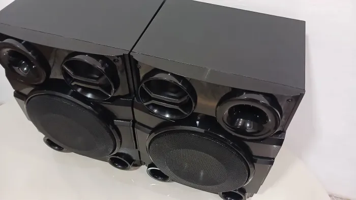 2 Caixas LG XBOOM CM8440/8340. 6 OHMS. Funcionando perfeitamente.