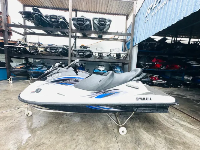 JET SIKI YAMAHA VX1100 3 LUGARES NOVO