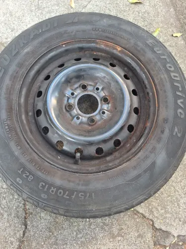 RODA ARO 13 + PNEU 175 - 70 FIAT PÁLIO