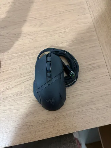 Mouse razer basilisk v3