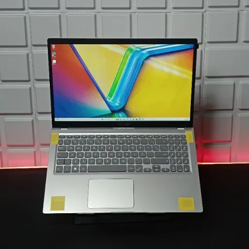 Notebook Novo! Asus Vivobook - i3-11 8GB SSD Nvme 256GB Tela 15.6 FHD LED Windows 11 Pro