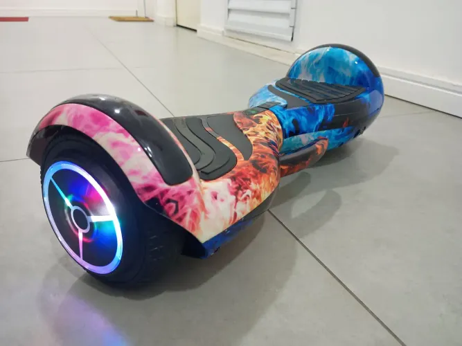Ouverboard Skate Elétrico 6,5" com Led e Bluetooth integrado - Semi Novo