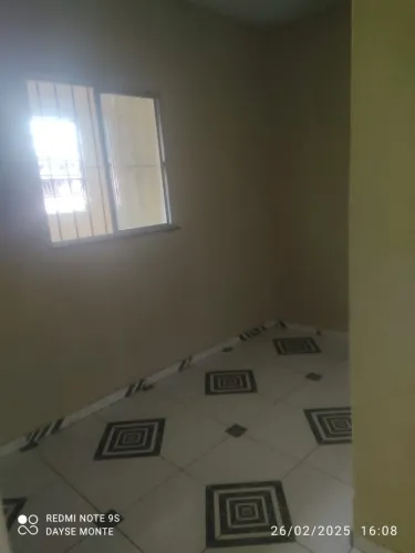 Alugo kitnet Rua da Marinha - Água e Luz incluso