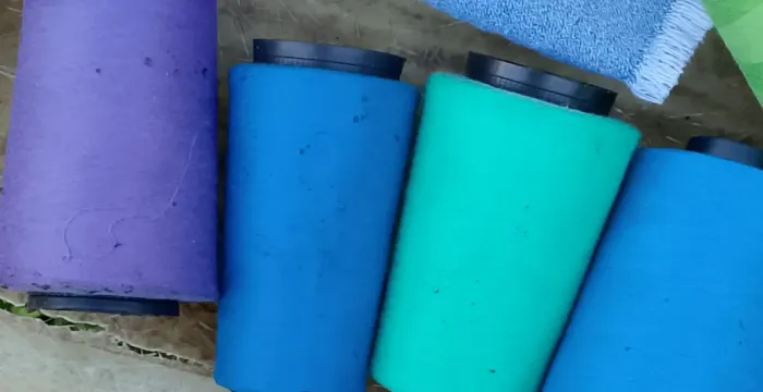 Vendo duas caixas de linha com mais de 200 linhas não contei
