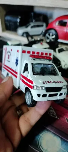 Miniatura de Ambulância