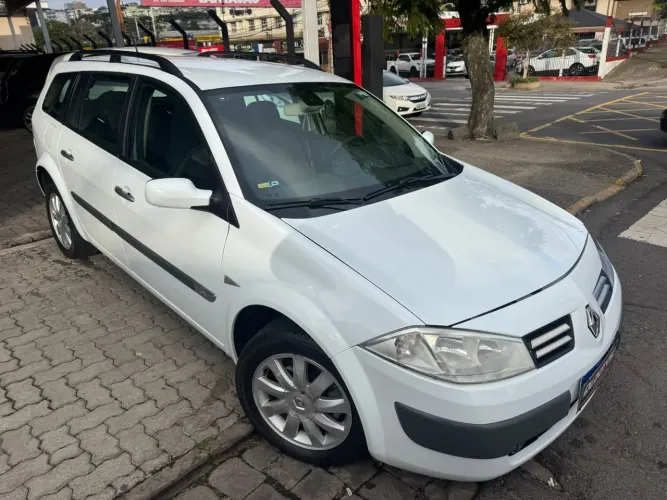 Renault Megane Grand Tour Dynam. Hi-flex 1.6 16V 2013
