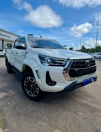 Toyota Hilux CD SRX Plus 4X4 2.8 TDI Die. Aut. 2024