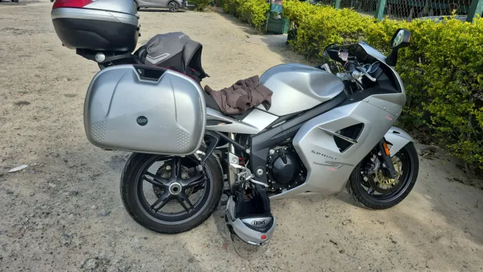 Triumph sprint st 1050cc ano 2006