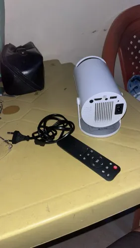 Vendo projetor portátil 4k Hd Android 11.0 Smart Wi-Fi 5g Bluetooth 