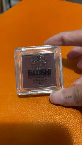 Blush vult