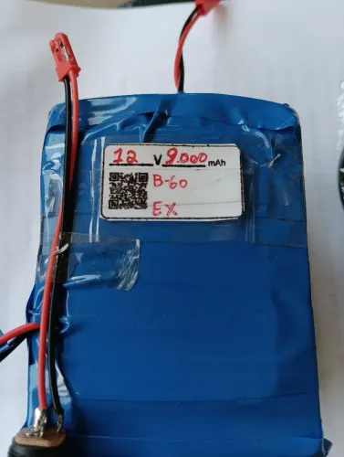 Bateria 12v recarregável. 9 ampéres. Serve para RACK MÓVEL 