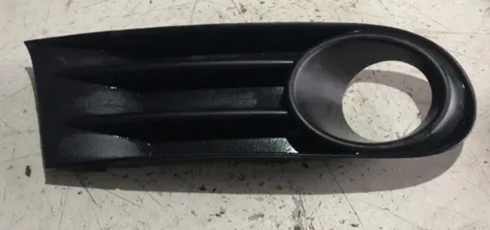 Moldura Farol De Milha Direito Saveiro Gol Voyage G5 2013 Preto
